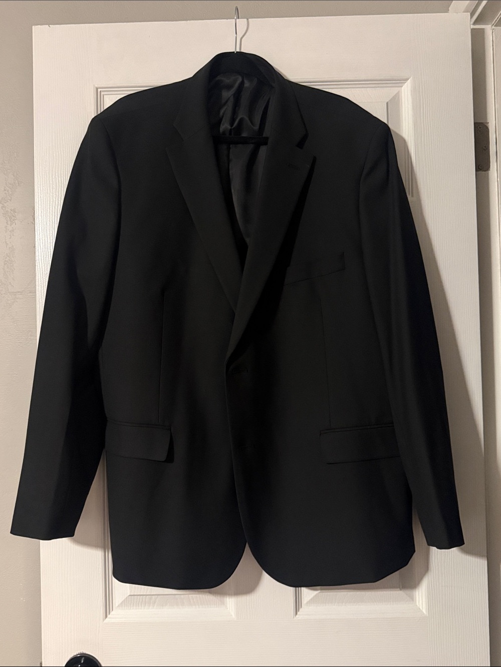 Men's Black Suit Jacket - Classic Single-Breasted Blazer